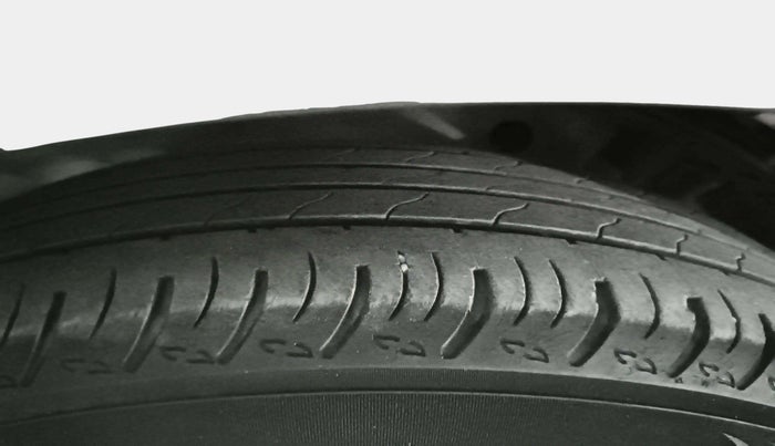 2023 Maruti XL6 ALPHA MT, Petrol, Manual, 59,959 km, Left Rear Tyre Tread