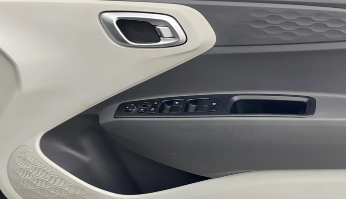 2022 Hyundai GRAND I10 NIOS ASTA 1.2 KAPPA VTVT, Petrol, Manual, 21,899 km, Driver Side Door Panels Control