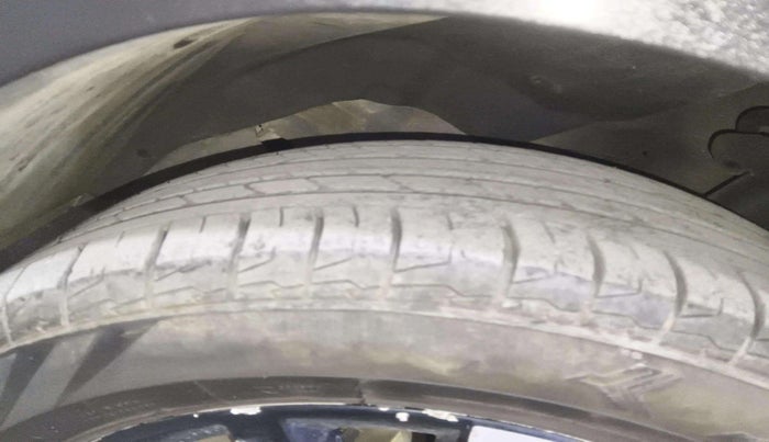 2020 MG HECTOR SHARP 1.5 DCT PETROL, Petrol, Automatic, 1,36,119 km, Right Front Tyre Tread