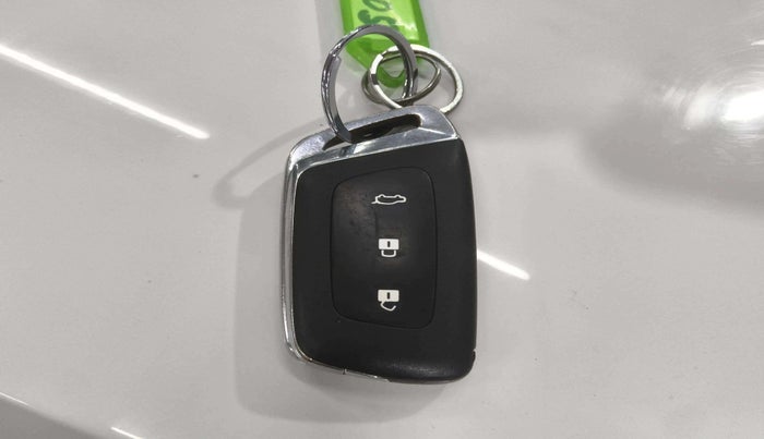 2020 MG HECTOR SHARP 1.5 DCT PETROL, Petrol, Automatic, 1,36,119 km, Key Close Up