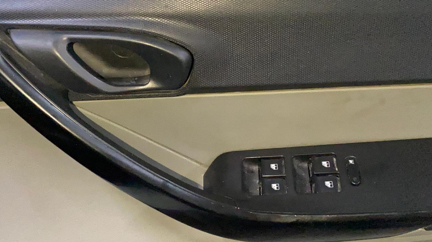 2019 Tata Tiago XT PETROL, CNG, Manual, 96,728 km, Driver Side Door Panels Control