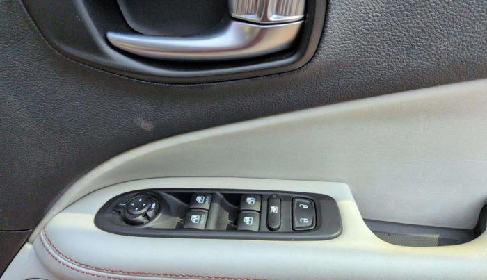 2018 Jeep Compass LIMITED 1.4 PETROL AT, Petrol, Automatic, 52,875 km, Driver Side Door Panels Control