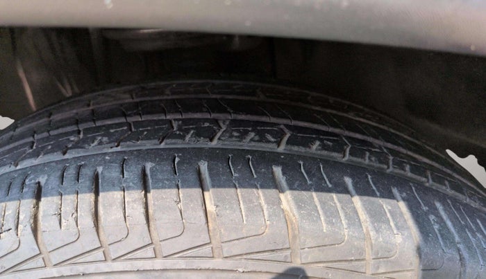 2018 Jeep Compass LIMITED 1.4 PETROL AT, Petrol, Automatic, 52,875 km, Right Front Tyre Tread