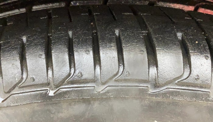 2018 Volkswagen Polo HIGHLINE PLUS 1.2(16 ALLOY, Petrol, Manual, 60,603 km, Left Front Tyre Tread