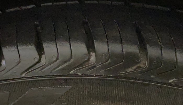 2020 Maruti Baleno DELTA CVT PETROL 1.2, Petrol, Automatic, 27,097 km, Left Front Tyre Tread