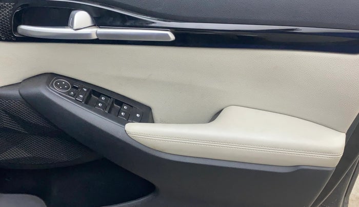 2022 KIA SELTOS HTX IVT 1.5 PETROL, Petrol, Automatic, 46,482 km, Driver Side Door Panels Control