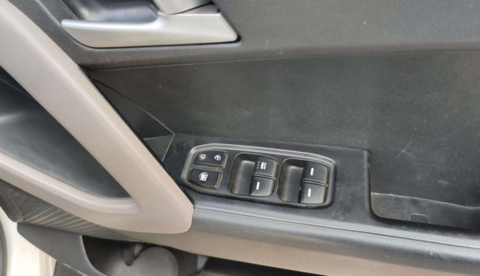 2018 Hyundai Creta SX AT 1.6 PETROL, Petrol, Automatic, 71,369 km, Driver Side Door Panels Control