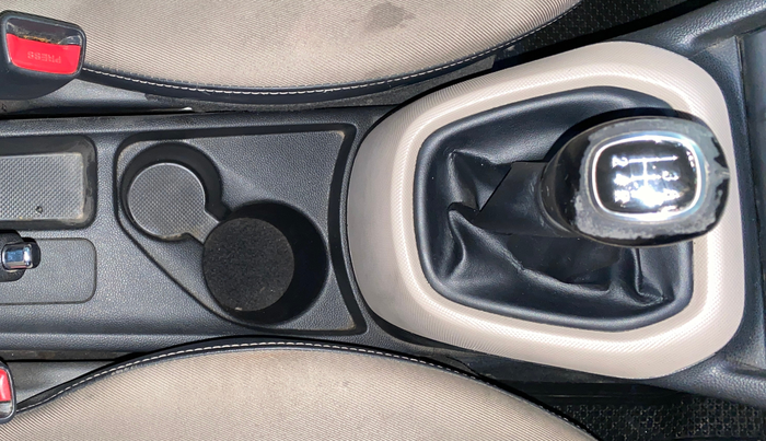 2014 Hyundai Xcent SX 1.2, Petrol, Manual, 39,438 km, Gear Lever