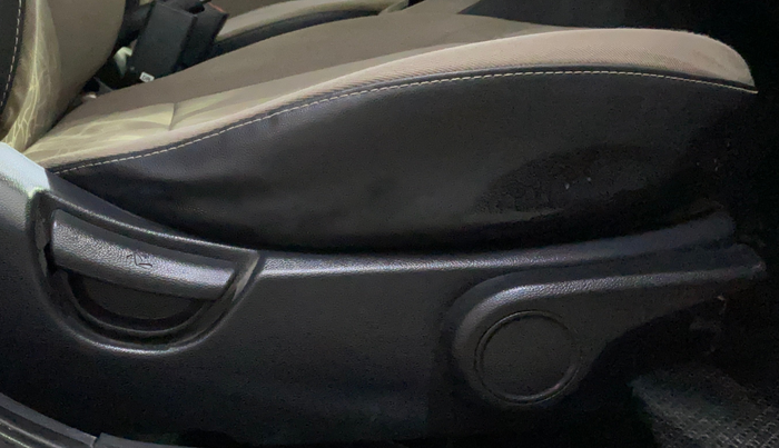 2014 Hyundai Xcent SX 1.2, Petrol, Manual, 39,438 km, Driver Side Adjustment Panel