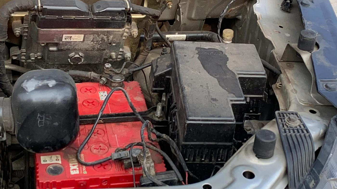 2020 Mahindra KUV 100 NXT K2+ P 6 STR, Petrol, Manual, 77,172 km, Engine View - Left