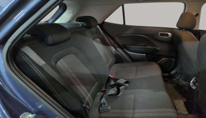 2022 Hyundai VENUE SX PLUS 1.0 TURBO DCT, Petrol, Automatic, 24,559 km, Right Side Rear Door Cabin