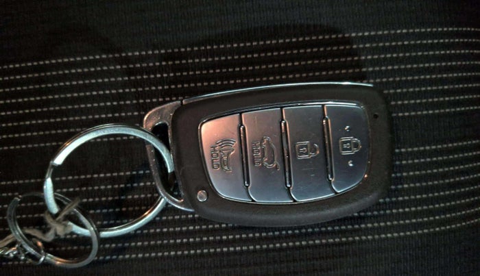 2022 Hyundai VENUE SX PLUS 1.0 TURBO DCT, Petrol, Automatic, 24,559 km, Key Close Up