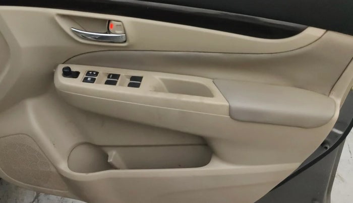 2016 Maruti Ciaz ZDI SHVS, Diesel, Manual, 72,307 km, Driver Side Door Panels Control