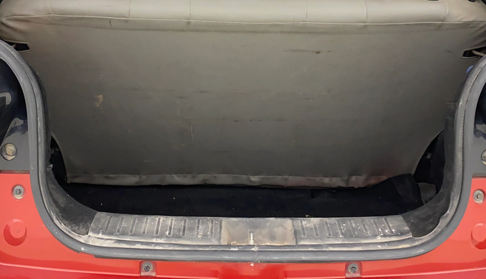 2018 Mahindra KUV 100 NXT K8 D 6 STR, Diesel, Manual, 1,25,416 km, Boot Inside