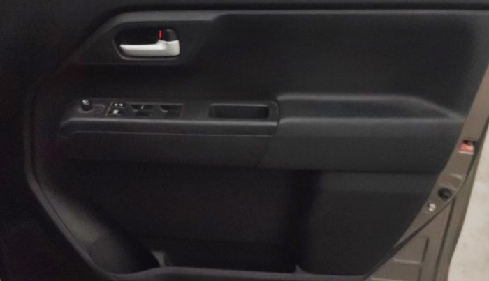 2022 Maruti New Wagon-R VXI 1.0, Petrol, Manual, 7,587 km, Driver Side Door Panels Control
