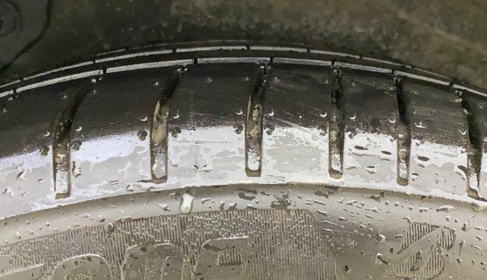 2015 Hyundai Verna FLUIDIC 4S 1.6 VTVT SX, Petrol, Manual, 29,260 km, Right Rear Tyre Tread