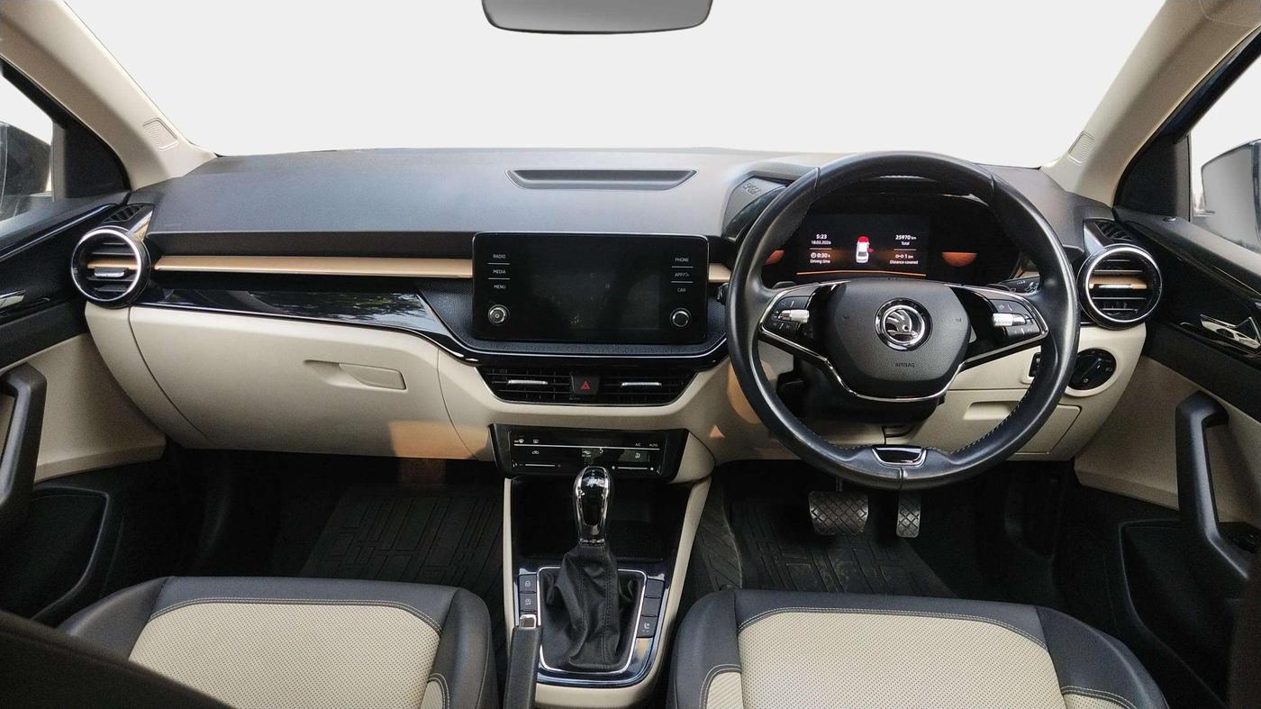 2022 Skoda SLAVIA STYLE 1.5L TSI DSG, Petrol, Automatic, 25,970 km, Dashboard