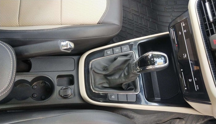 2022 Skoda SLAVIA STYLE 1.5L TSI DSG, Petrol, Automatic, 25,970 km, Gear Lever