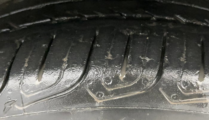 2022 Tata ALTROZ XZA PLUS DARK EDTION, Petrol, Automatic, 30,361 km, Right Front Tyre Tread