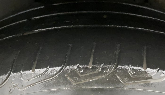 2022 Tata ALTROZ XZA PLUS DARK EDTION, Petrol, Automatic, 30,361 km, Right Rear Tyre Tread