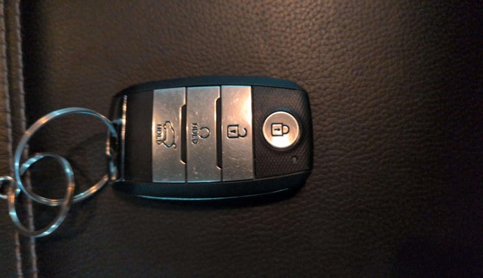 2023 KIA SONET HTX 1.5 AT, Diesel, Automatic, 27,794 km, Key Close Up