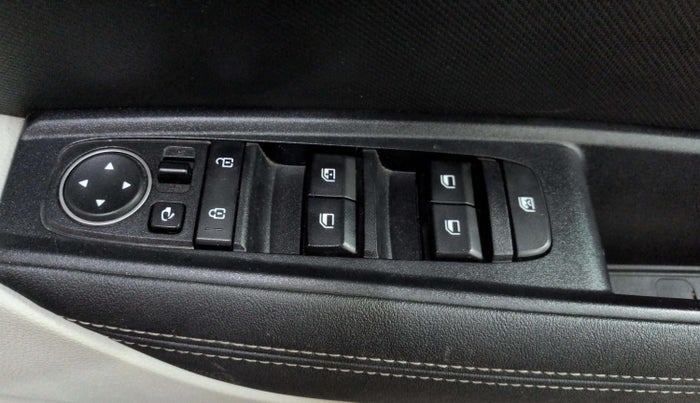 2023 KIA SONET HTX 1.5 AT, Diesel, Automatic, 27,794 km, Driver Side Door Panels Control