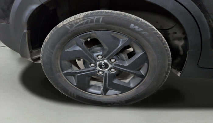 2023 KIA SONET HTX 1.5 AT, Diesel, Automatic, 27,794 km, Right Rear Wheel