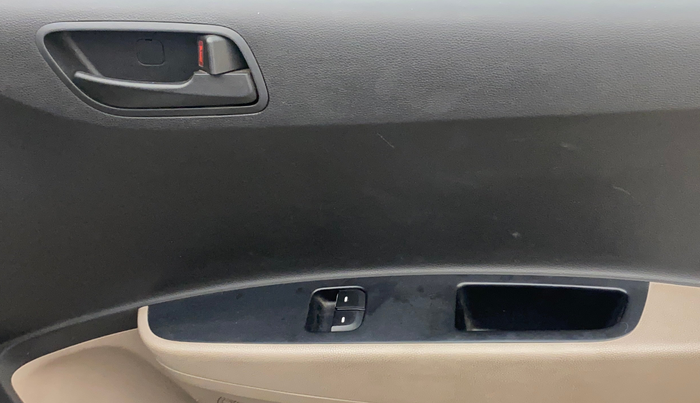 2014 Hyundai Xcent BASE 1.2, Petrol, Manual, 14,432 km, Driver Side Door Panels Control