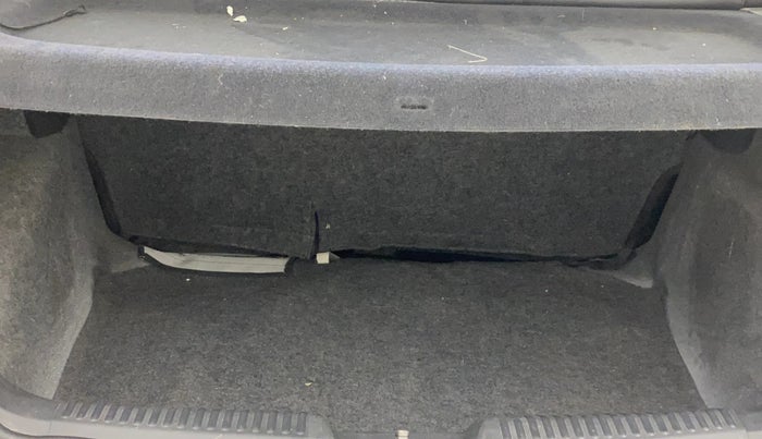 2014 Volkswagen Polo HIGHLINE1.5L, Diesel, Manual, 1,13,270 km, Boot Inside