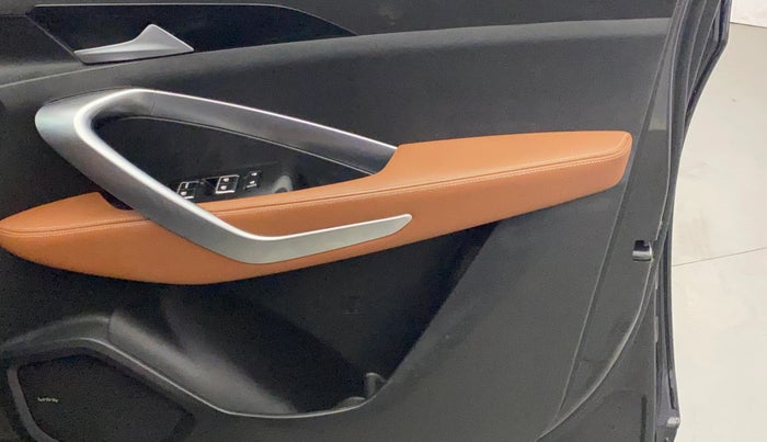 2021 MG HECTOR PLUS SHARP 1.5 PETROL TURBO HYBRID MT 6-STR, Petrol, Manual, 94,781 km, Driver Side Door Panels Control