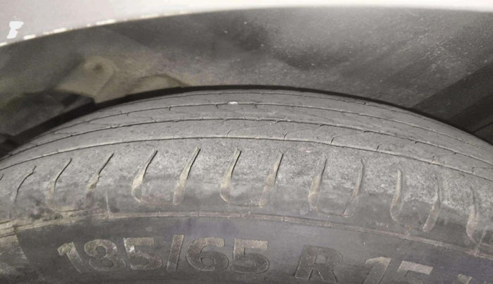 2015 Skoda Rapid AMBITION 1.5 TDI, Diesel, Manual, 1,09,469 km, Left Rear Tyre Tread