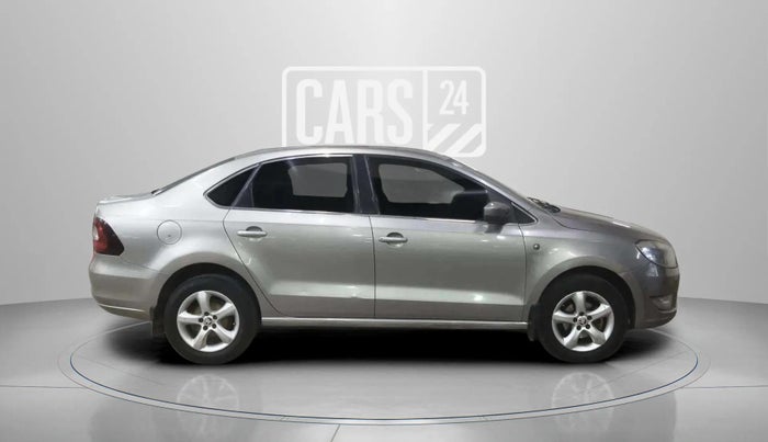 2015 Skoda Rapid AMBITION 1.5 TDI, Diesel, Manual, 1,09,469 km, Right Side View