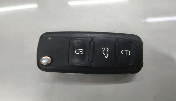 2015 Skoda Rapid AMBITION 1.5 TDI, Diesel, Manual, 1,09,469 km, Key Close Up