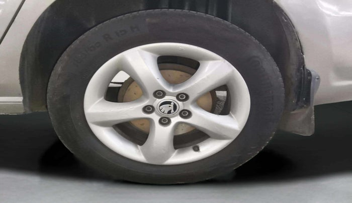 2015 Skoda Rapid AMBITION 1.5 TDI, Diesel, Manual, 1,09,469 km, Left Rear Wheel