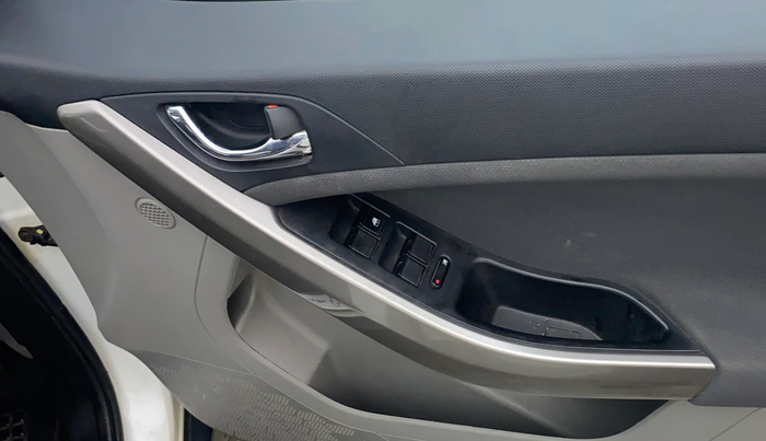 2019 Tata NEXON XZA PLUS PETROL DUAL TONE, Petrol, Automatic, 61,833 km, Driver Side Door Panels Control