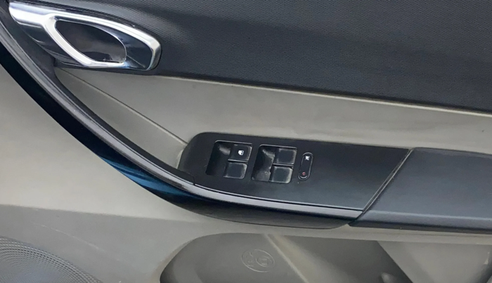 2017 Tata Tiago XZ PETROL, Petrol, Manual, 1,49,529 km, Driver Side Door Panels Control