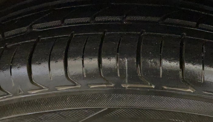 2019 Volkswagen Polo HIGHLINE PLUS 1.0 16 ALLOY, Petrol, Manual, 65,779 km, Left Front Tyre Tread