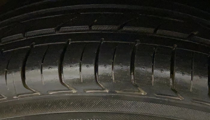 2019 Volkswagen Polo HIGHLINE PLUS 1.0 16 ALLOY, Petrol, Manual, 65,779 km, Left Rear Tyre Tread