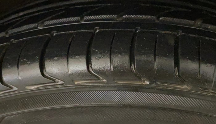 2019 Volkswagen Polo HIGHLINE PLUS 1.0 16 ALLOY, Petrol, Manual, 65,779 km, Right Front Tyre Tread