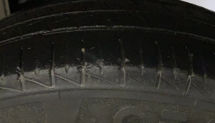 2022 Maruti Alto STD (O), Petrol, Manual, 44,119 km, Left Rear Tyre Tread