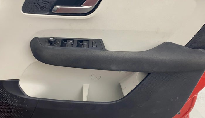 2023 Tata ALTROZ XZA, Petrol, Automatic, 20,744 km, Driver Side Door Panels Control