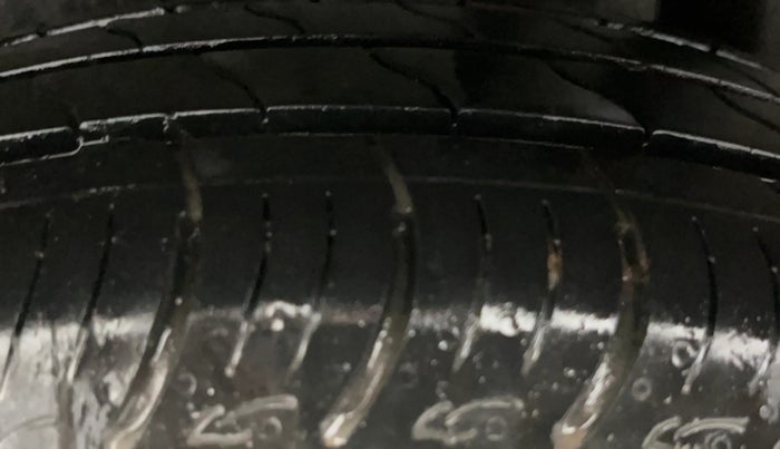 2018 Maruti Ciaz DELTA 1.4 MT PETROL, Petrol, Manual, 1,02,002 km, Left Rear Tyre Tread