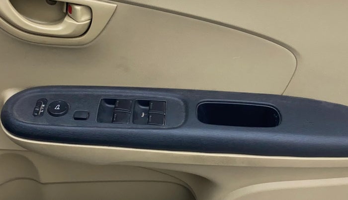 2015 Honda Amaze 1.2L I-VTEC S, Petrol, Manual, 88,931 km, Driver Side Door Panels Control