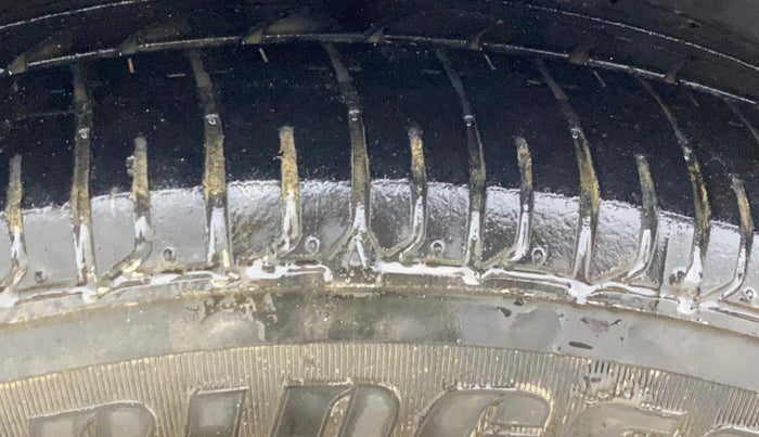 2017 Maruti Ertiga VXI AT, Petrol, Automatic, 66,191 km, Right Rear Tyre Tread