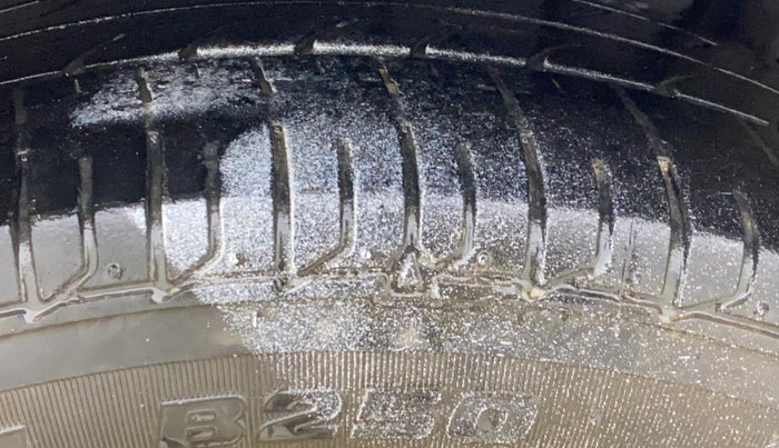 2017 Maruti Ertiga VXI AT, Petrol, Automatic, 66,191 km, Left Rear Tyre Tread