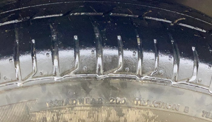 2017 Maruti Ertiga VXI AT, Petrol, Automatic, 66,191 km, Left Front Tyre Tread