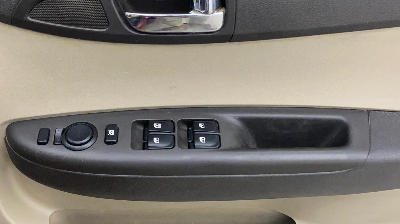 2012 Hyundai i20 ASTA 1.4 CRDI, Diesel, Manual, 1,09,539 km, Driver Side Door Panels Control