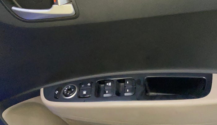 2018 Hyundai Grand i10 ASTA 1.2 KAPPA VTVT, Petrol, Manual, 65,477 km, Driver Side Door Panels Control