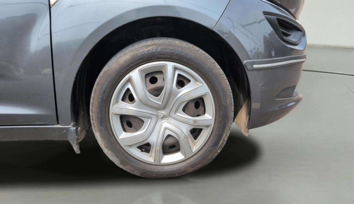 2022 Tata ALTROZ XM PLUS PETROL, Petrol, Manual, 68,671 km, Right Front Wheel