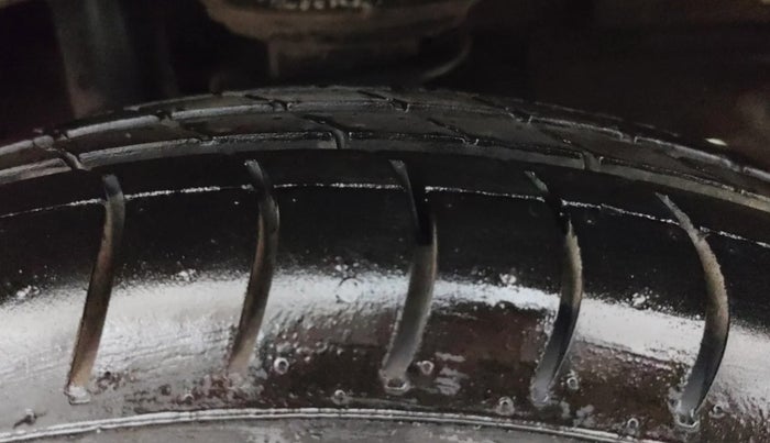 2013 Maruti Alto 800 LXI, Petrol, Manual, 29,932 km, Left Rear Tyre Tread